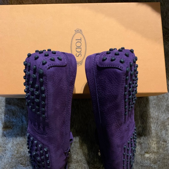 Tod’s Suede Fringe Loafers - Picture 7 of 12